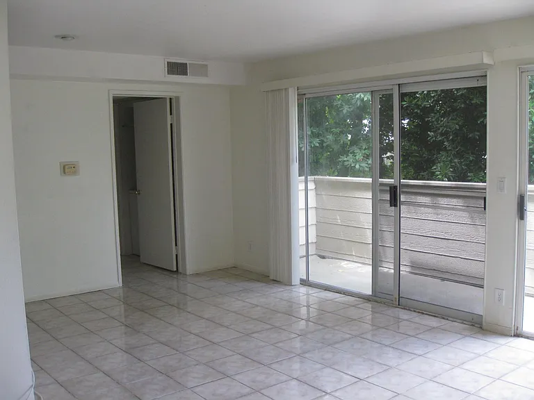9920 Jordan Ave — Photo 2