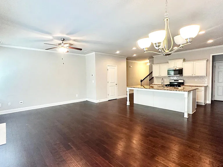 285 Holdings Dr — Photo 6