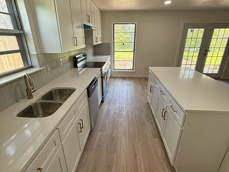 1300 Virgie Joe Dr — Photo 2