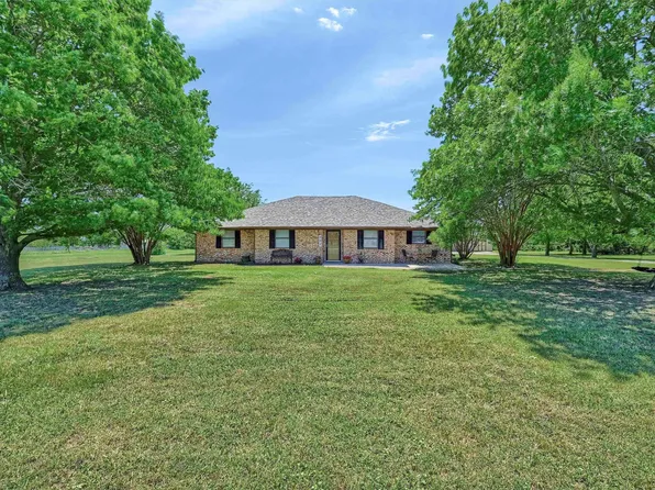 352 Choctaw Estate Cir, Sherman, TX 75092