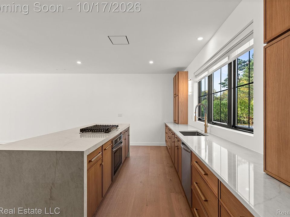 605 E Flint St, photo 15