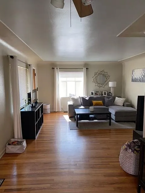 2 bed, 900 sqft, $2,475 — Photo 4