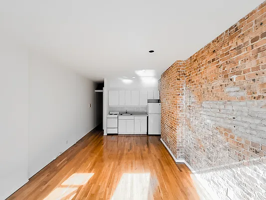 Rented by Metropolitan Property Group | media 2