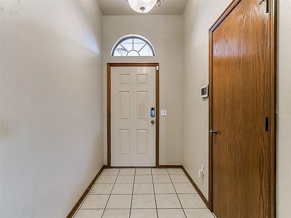 3rd image of 2701 SE 96th St