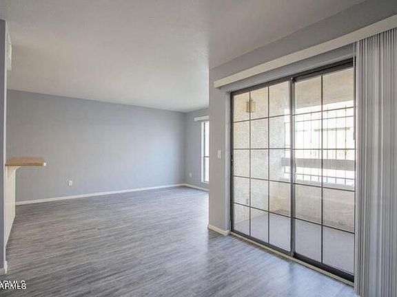 3rd image of 3119 W Cochise Dr