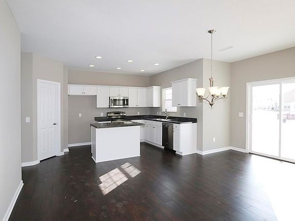 This photo is of the same model but in a different CalAtlant