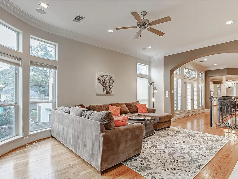 6315 Rodrigo St — Photo 4