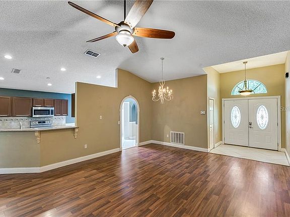 3rd image of 761 Lake Doe Blvd