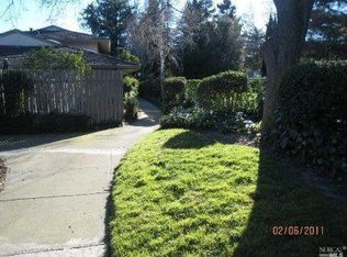 2 Roundtree Blvd, San Rafael, CA 94903