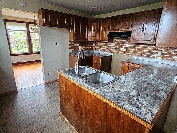 5th image of 3213 Jackson Ave