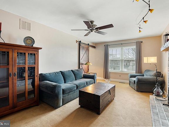 5th image of 1658 Hemlock Cir