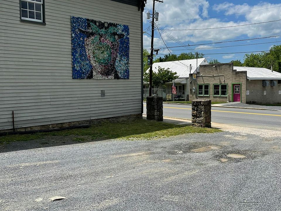 Side with parking