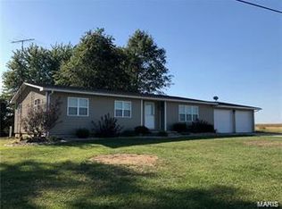 15607 Jamestown Rd, Breese, IL 62230