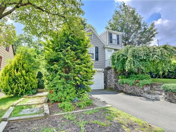 33 Malmalick Avenue, Waterbury, CT 06708