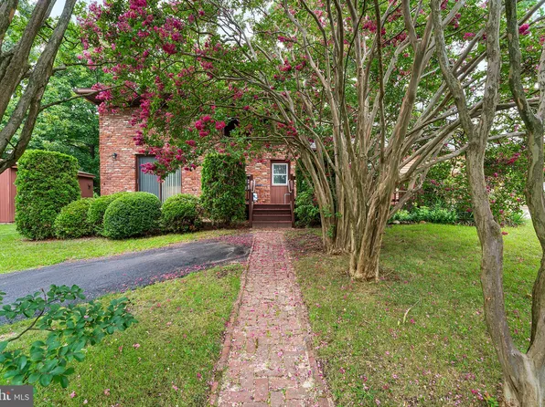 8109 Sheppard Rd, Pennsauken, NJ 08110