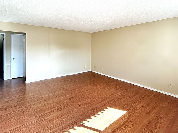 2nd image of 5123 Seattle Ave SW APT 2