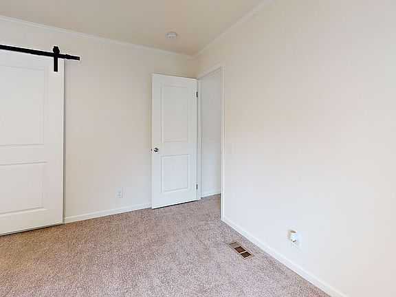 4th image of 230 Apple Ln