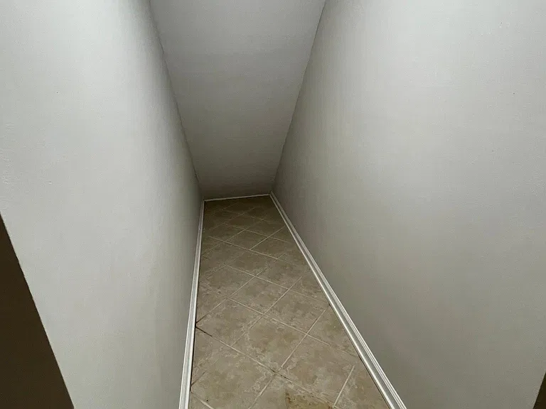 1703 Winnetka Rd — Photo 10