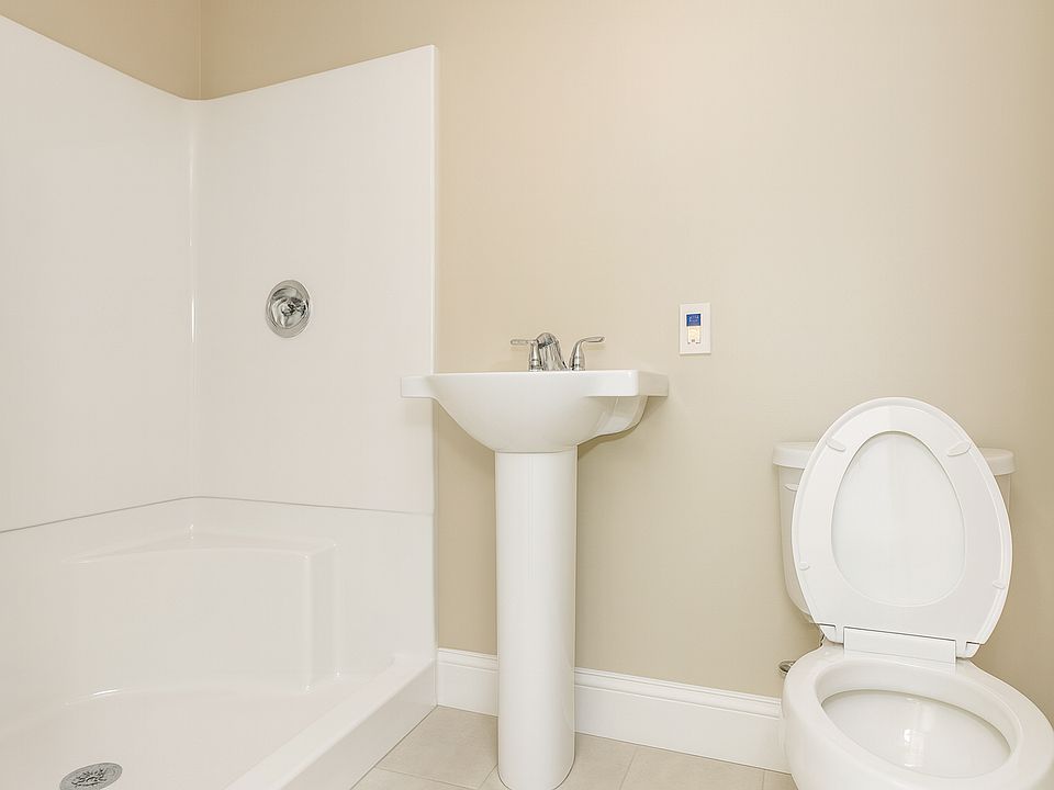 2nd image of 17 Highgate St APT 5