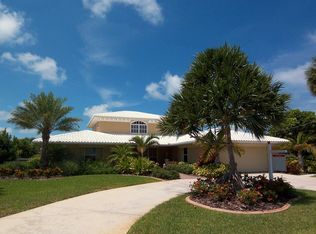 684 Key Royale Dr, Holmes Beach, FL 34217