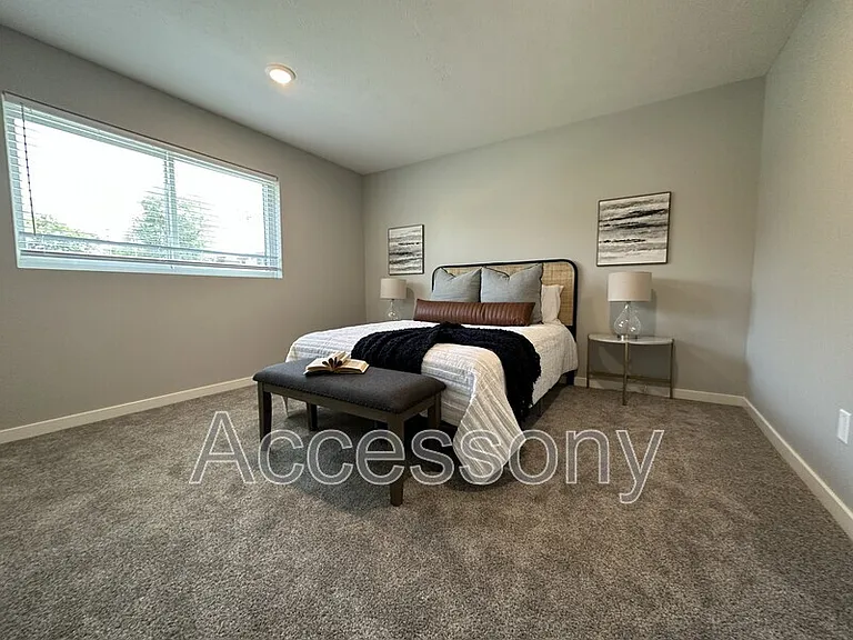 2340 Y St #7 — Photo 9