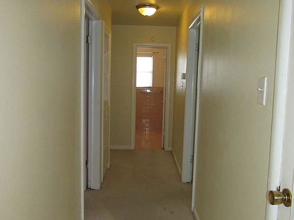 3rd image of 1607 NW 32nd St