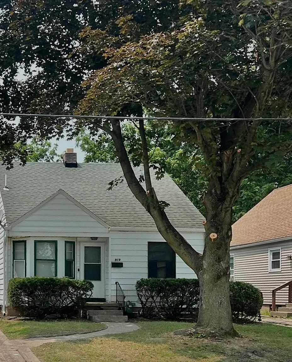 919 Turner Ave — Photo 1