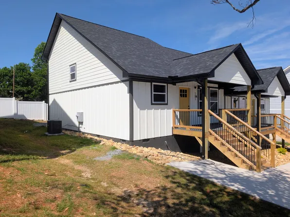 181 Carrie St #A, Marion, NC 28752