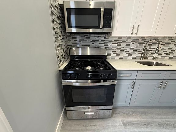3rd image of 5516 Hudson Ave #29E