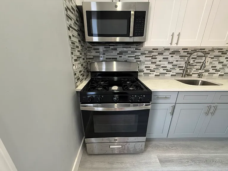 5516 Hudson Ave #29E — Photo 3