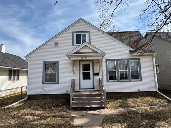 878 Center Point Rd NE, Cedar Rapids, IA 52402