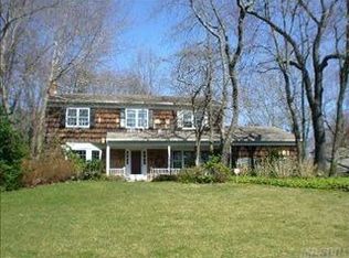 77 Spring Ct, Syosset, NY 11791