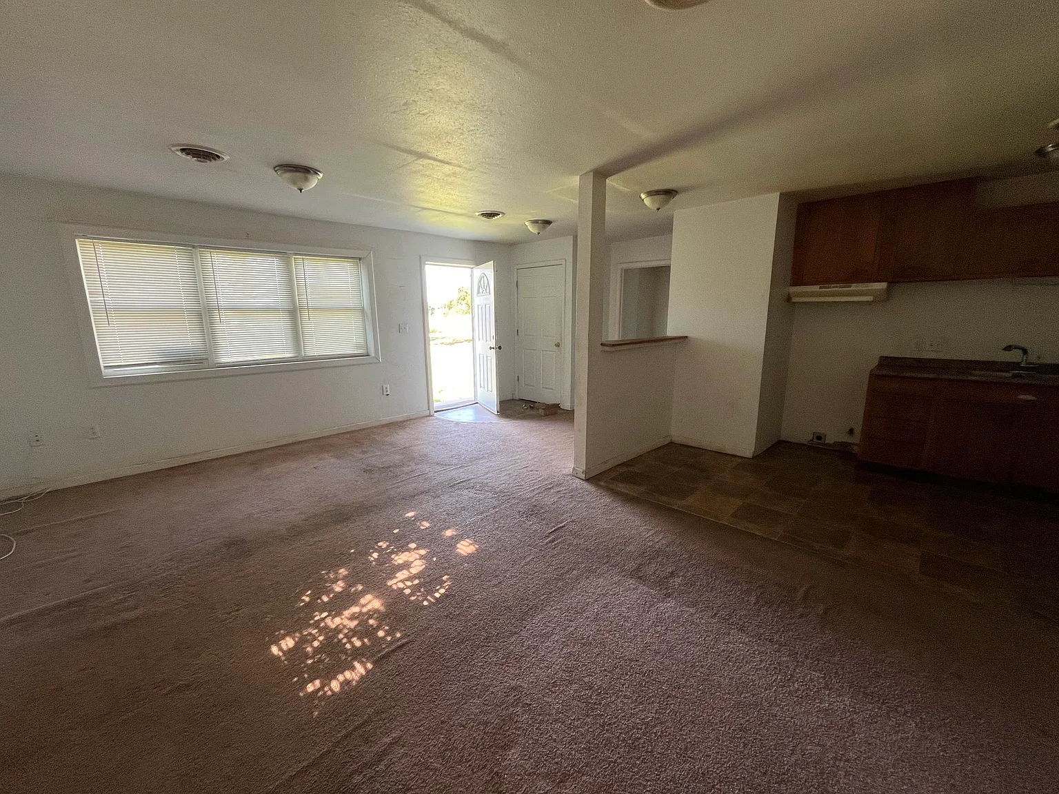 3 bed, 1156 sqft, $875 — Photo 4