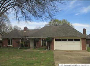 930 White Pine Dr, Southaven, MS 38671
