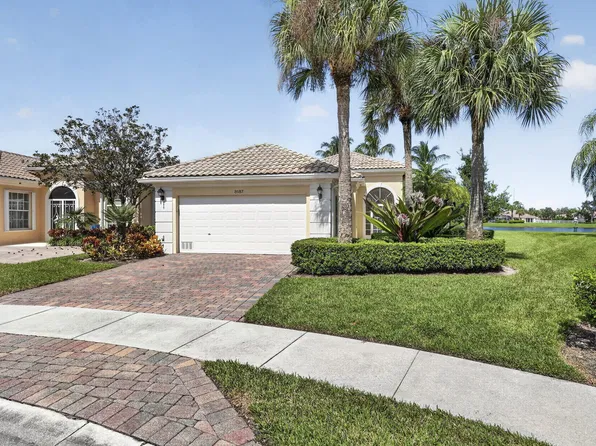 8187 Xanthus Ln, Wellington, FL 33414