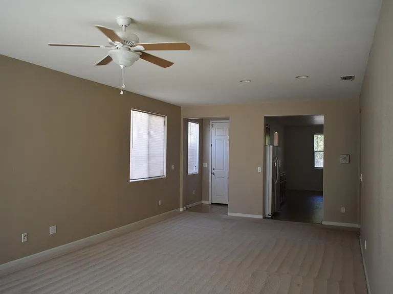 484 Beckman Way — Photo 4