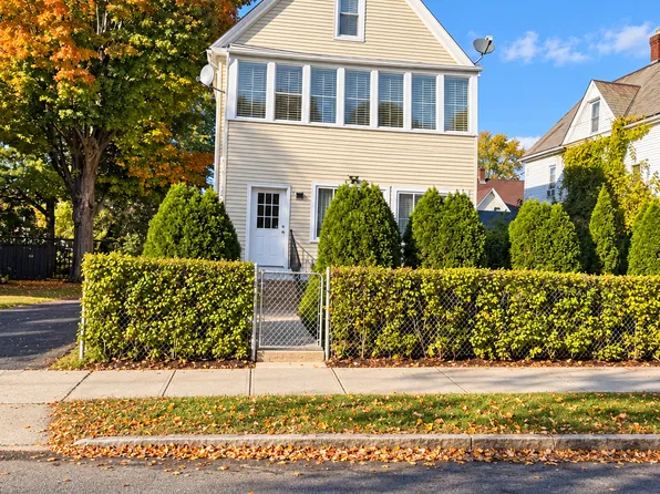 17 Beacon Ave #1, Holyoke, MA 01040