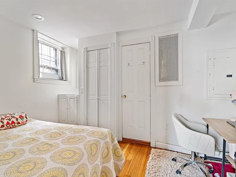 49 Grove St #A — Photo 5