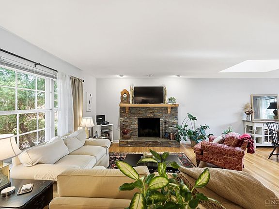 3rd image of 778 Strathcoma Dr