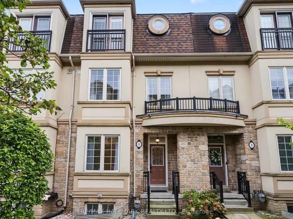 3 Flook Ln, Toronto, ON M2R 3Y5