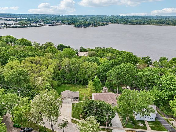 5th image of 150 Forest Ave