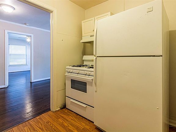 4th image of 6024 Curzon Ave #6026