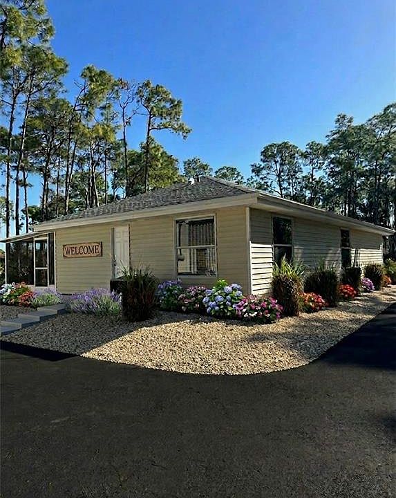 1st image of 25168 Pinson DR