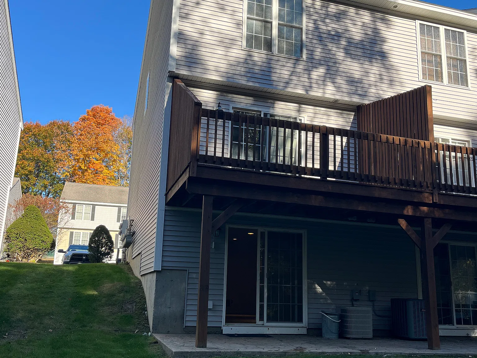 2 bed, 1.5 bath, 1500 sqft, $2,500 — Photo 2