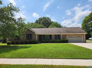 122 Featherstone Ln SE, Owens Cross Roads, AL 35763