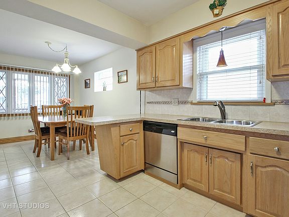 5th image of 5024 N Knight Ave