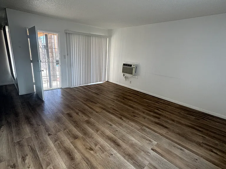 450 E Algrove St #1 — Photo 15