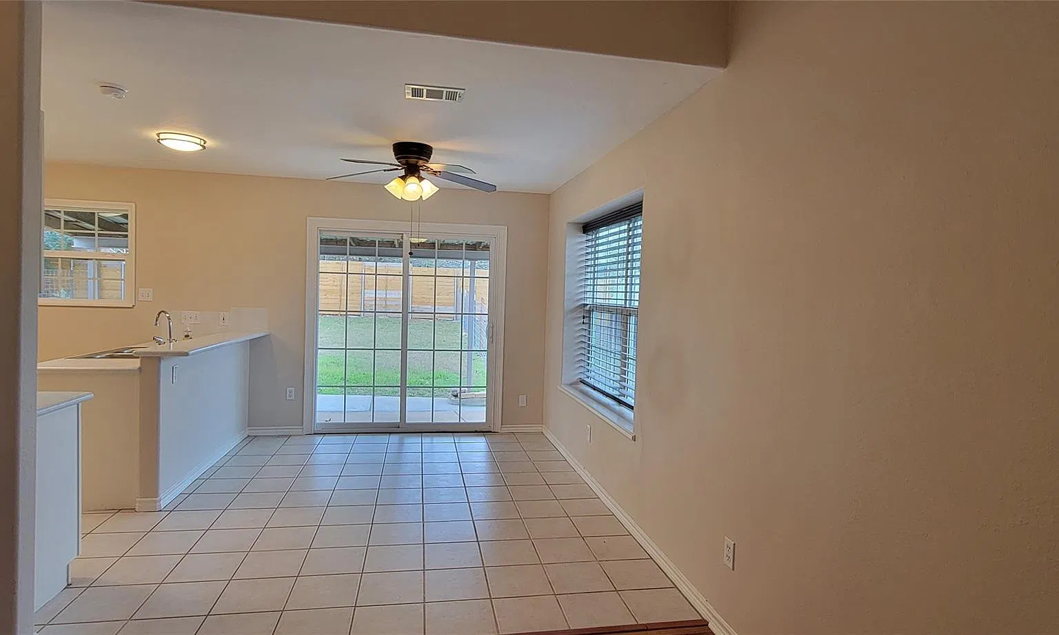 3 bed, 2.0 bath, 1122 sqft, $1,850 — Photo 3