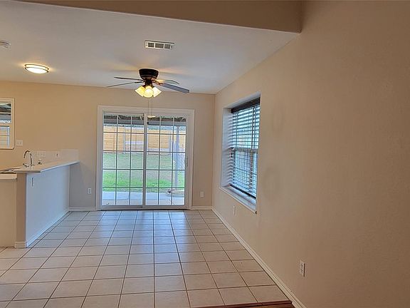 3rd image of 195 Cardinal Dr