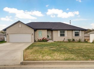 810 E Brewer Ave, Nixa, MO 65714